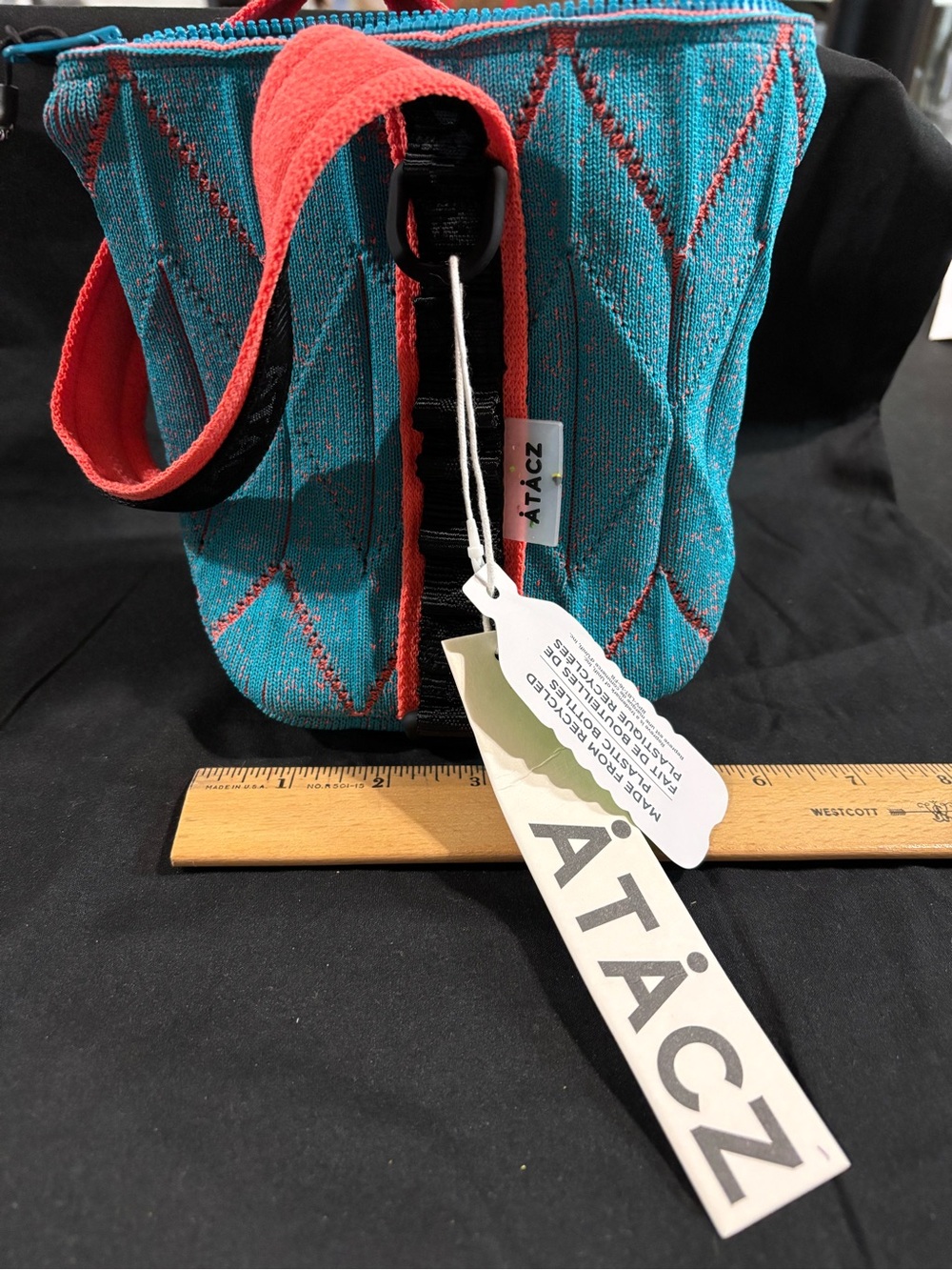 ATACZ NWT STASH ESSENTIALS POUCH BAG REPREVE RECYCLED MATERIALS VERY TRENDY - Picture 3 of 3